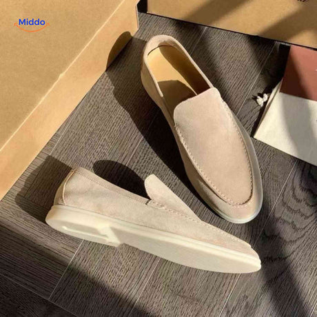 loafers suède beige avec semelle crème, chaussure slip-on légère pour homme