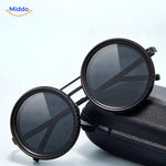 lunettes de soleil posées sur leur étui de rangement, kit complet protection UV