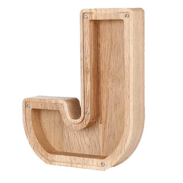 Houten spaarpot in de vorm van de letter J, perfect voor kinderspaargeld.