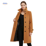 manteau en laine boutonnée ouvert sur le devant, intérieur et finitions visibles