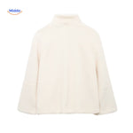 vue arrière du manteau en laine teddy blanc, dos ample et coupe impeccable
