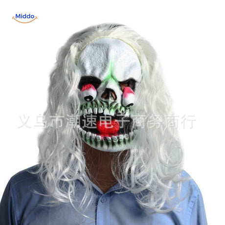 masque de crâne monstrueux avec yeux globuleux et cheveux bouclés blancs halloween