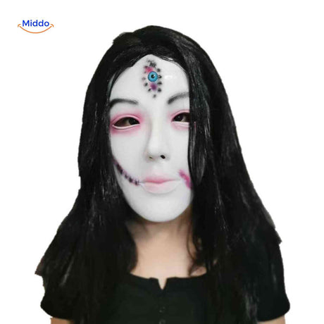 masque d'horreur avec troisième oeil et visage taché à l'apparence démoniaque
