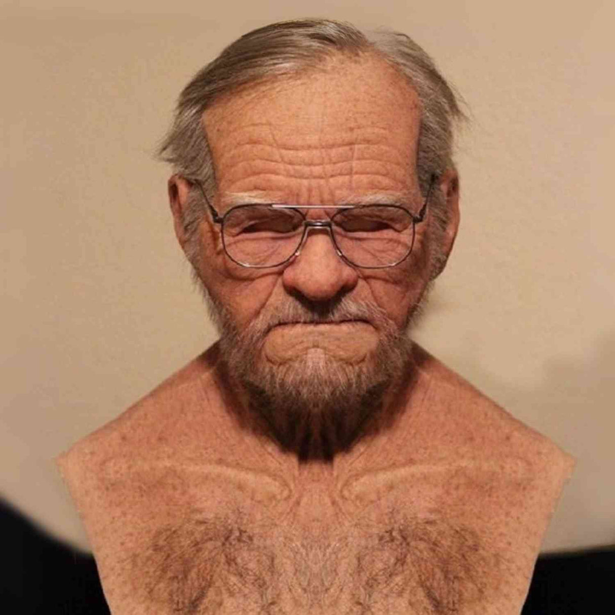 masque latex vieil homme avec lunettes et barbe, rendu senior réaliste pour déguisement