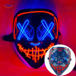 masque LED effrayant bleu et rouge porté lors d'une soirée déguisée nocturne