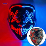 masque LED d'horreur rouge et bleu porté en situation lors d'une fête déguisée