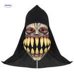masque monstre halloween vue rapprochée sur les grandes dents d'horreur