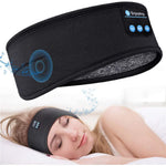 femme dormant confortablement avec son masque de sommeil bluetooth noir