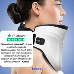 femme souriante partageant son avis positif sur le masseur cervical anti-douleur