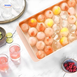 gros plan sur le silicone durable et flexible du moule à glace frostsphere, facile à démouler