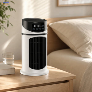 BreezeMist ventilateur USB de table avec brumisation: modèle blanc et noir sur une table de chevet.