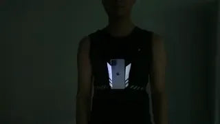 gilet running réfléchissant porté de nuit pour une visibilité et sécurité maximales