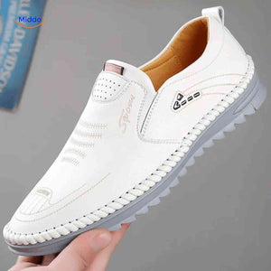 mocassins blancs homme en similicuir, coupe slip-on casual et confort tout-terrain