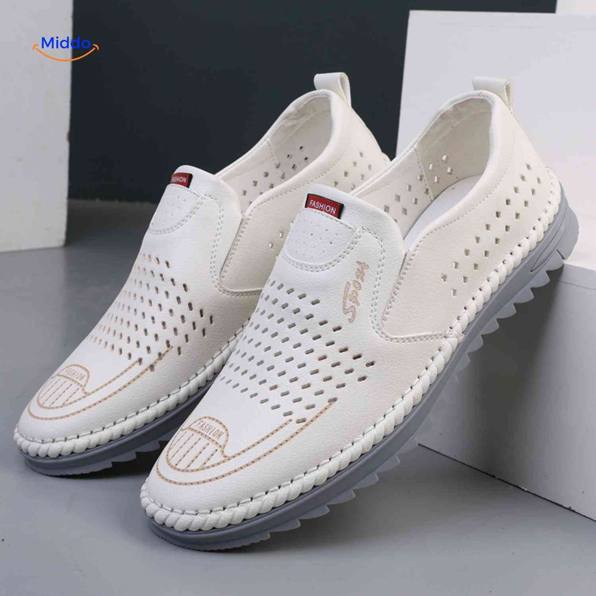 mocassins slip-on blancs homme, respirants et confortables pour les journées estivales