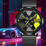 montre automatique sportive avec détails jaunes et bracelet en maille légère