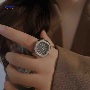 montre-bague élégante mixte femme et homme, accessoire horloge design unique