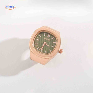 montre-bague or rose avec cadran vert, accessoire coloré et tendance