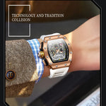 ONOLA horloge met roségouden kast en witte band om pols.