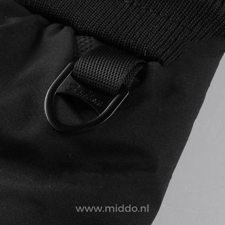 gros plan du passant de ceinture du pantalon thermo imperméable noir