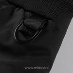 gros plan du passant de ceinture du pantalon thermo imperméable noir