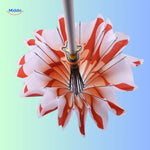 parasol anime blanc ouvert avec motif flammes orange sur toute la surface