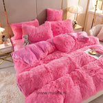parure de lit polaire fluffy rose 5 pièces avec coussin cœur offert, lit fait avec petit ourson gris