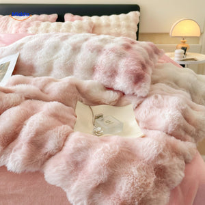 couverture en peluche rose avec accessoires de chambre élégants en arrière-plan