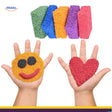 pâte à modeler légère avec formes de smiley et coeur créées à la main par un enfant