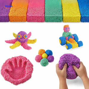 créations en pâte à modeler : boules, empreintes de mains et pieuvre colorée