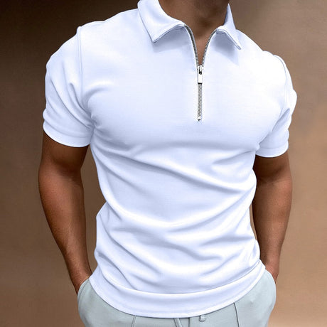 homme en polo avec fermeture éclair blanc coupe confortable et look impeccable
