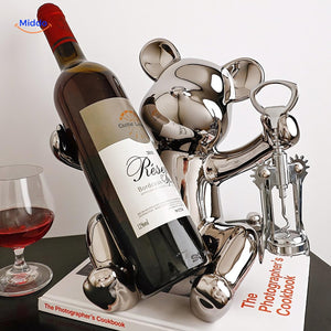 porte-bouteille ours vin présenté en ambiance festive, cadeau original et amusant