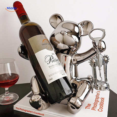 porte-bouteille ours vin présenté en ambiance festive, cadeau original et amusant