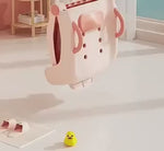 chaise de bain bébé repliée avec motif canard et poignées ergonomiques pour le transport