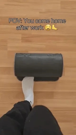 tapis de réflexologie pour détendre et stimuler les pieds après une longue journée