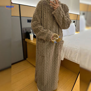 robe plaid polaire marron douce en fleece, confort maximal comme tenue de maison