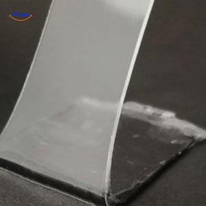 gros plan sur le ruban adhésif double face transparent avec une forte adhérence et sans résidu