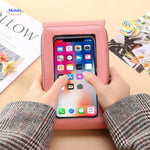 sac bandoulière compact avec dos à écran tactile intégré, vue de la fonctionnalité