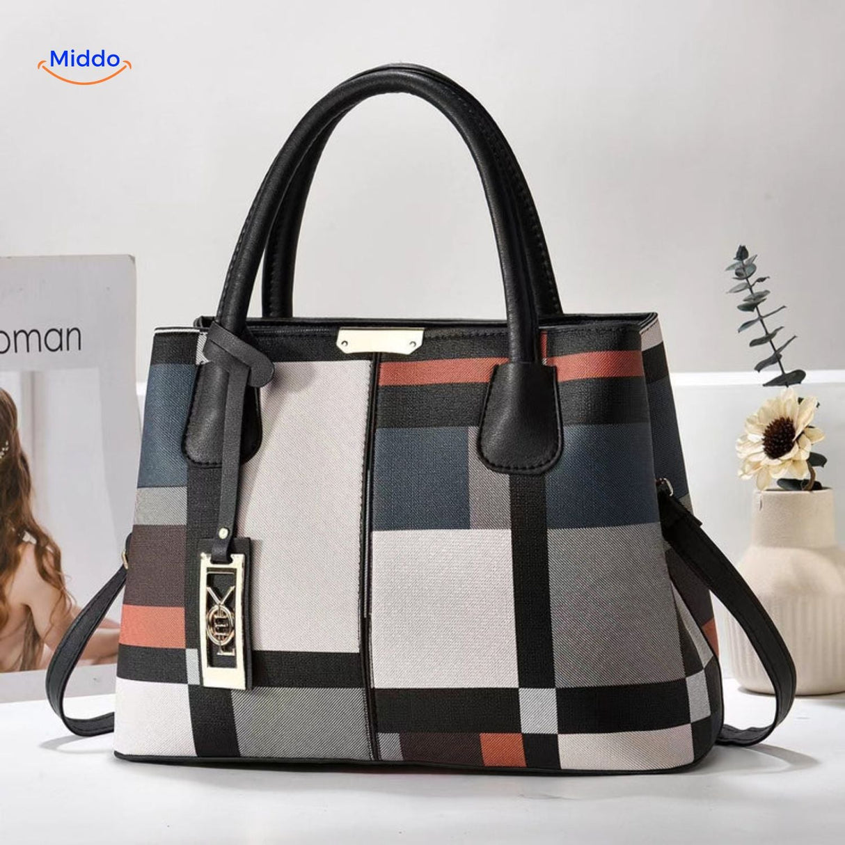 sac à main avec bretelles de soutien et pompons décoratifs tendance