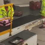 sac sous vide VacuPro en situation à l'aéroport pour faciliter la gestion des bagages