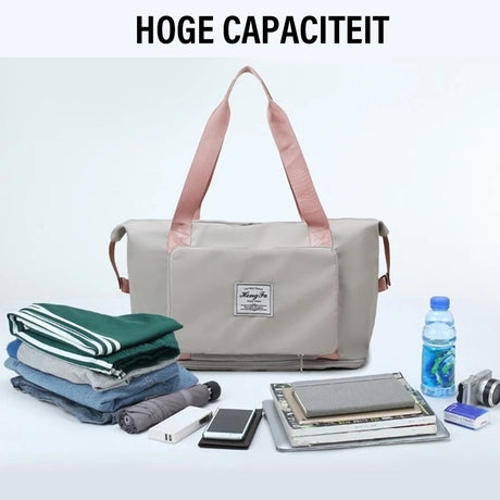 sac de voyage extensible coloris gris montrant sa grande capacité et les affaires pouvant y entrer