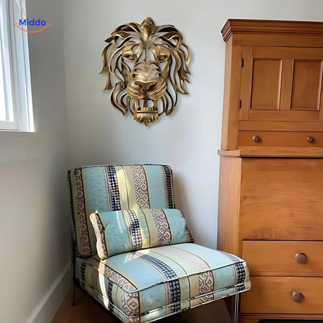 tête de lion en résine accrochée dans un salon élégant, pièce maîtresse de décoration intérieure
