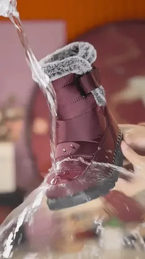 bottes d'hiver rouges confortables et chaudes, parfaites pour la neige et le froid