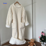 snugglewear dekenjurk wit met sherpa boorden en zakken www.middo.nl
