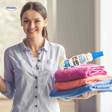 serviettes blanches retrouvant leur éclat grâce au spray détachant ultra-puissant pour textiles