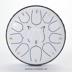 steel tongue drum blanc 15 cm avec notes chiffrées sur fond blanc