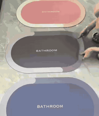 tapis de bain absorbant présenté en plusieurs formes et coloris pour la salle de bain