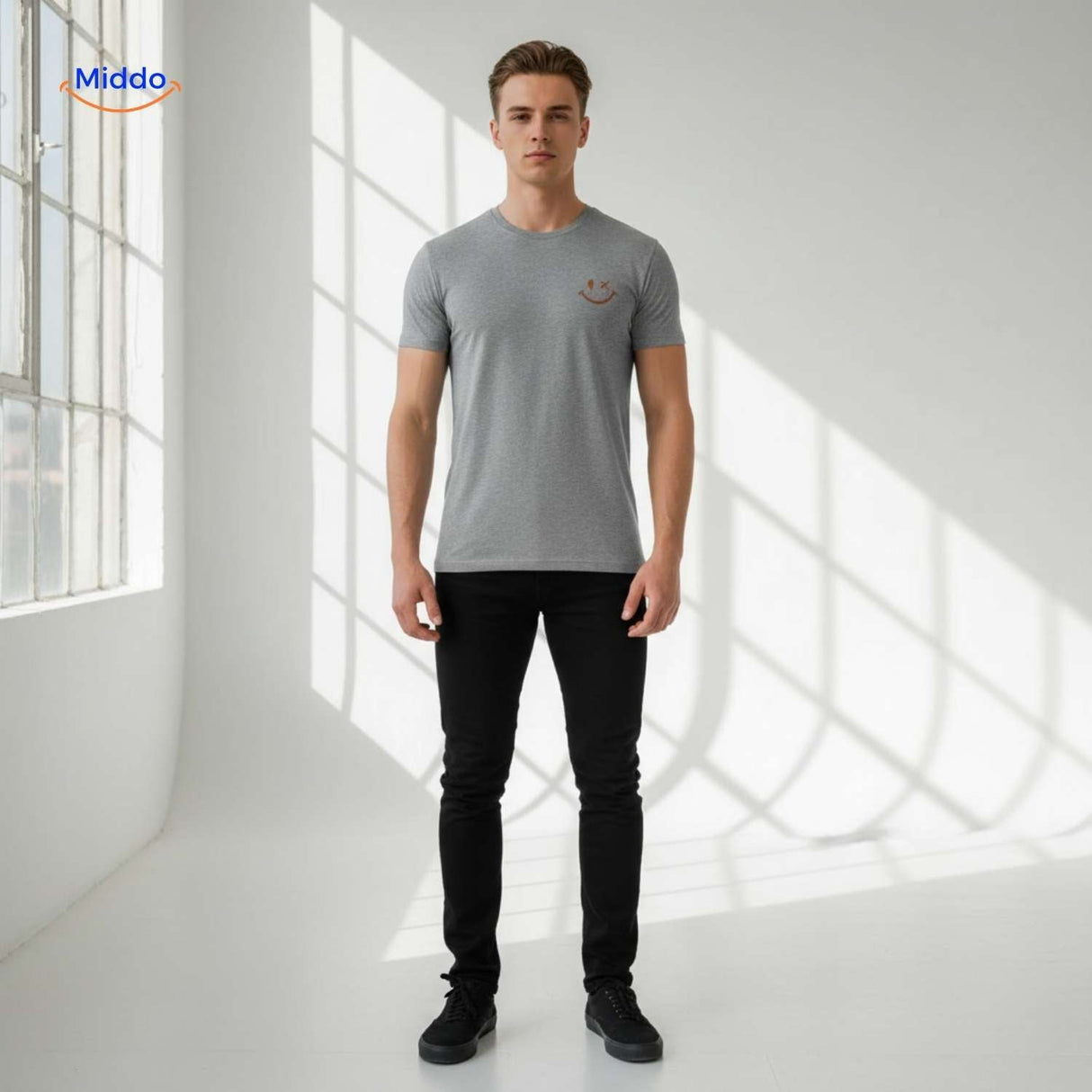 t-shirt gris casual pour homme, basique incontournable au style épuré