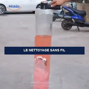 Démonstration du TurboVacuum 2.0 Pro avec la légende française « Le nettoyage sans fil ».
