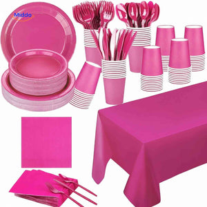 service de table jetable pour fête dans le coloris rose avec assiettes, gobelets et couverts