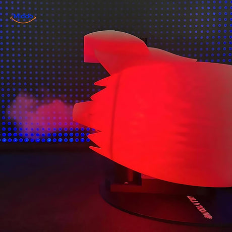 jetfan ventilateur de bureau avec flamme de queue rouge allumée dans l'obscurité